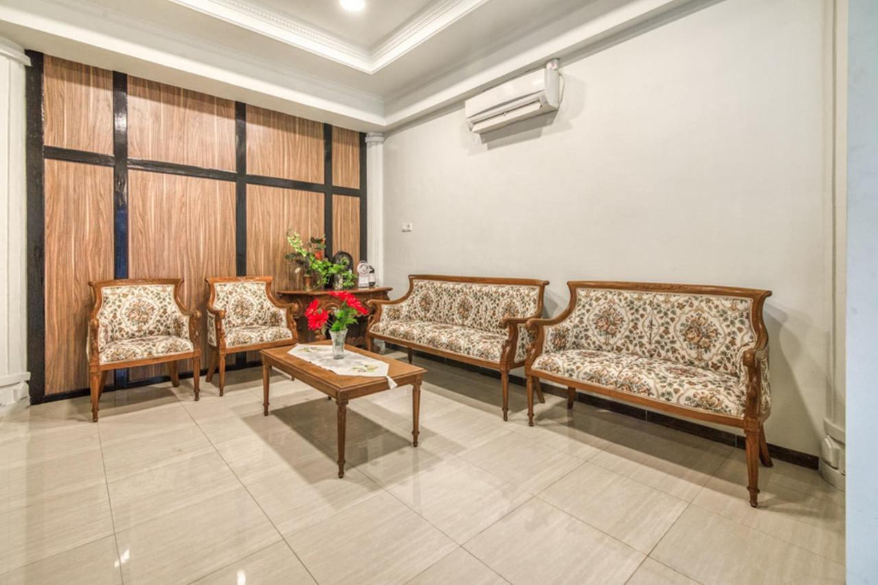 Reddoorz Plus Near Akademi Kepolisian Semarang 3 المظهر الخارجي الصورة